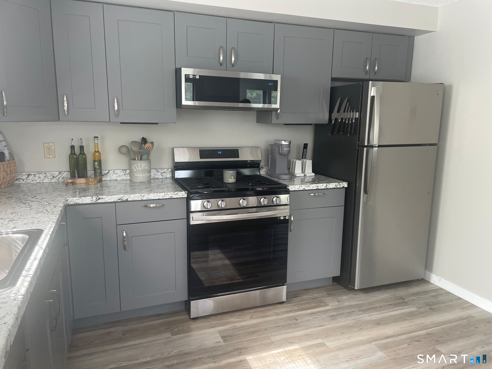 3208 Whitney Avenue Hamden CT 06518
