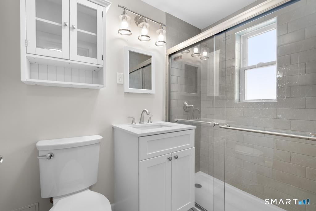 184 Pequot Avenue New London CT 06320