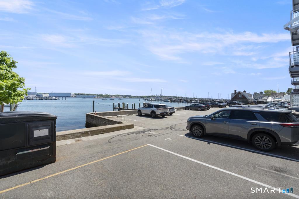 184 Pequot Avenue New London CT 06320