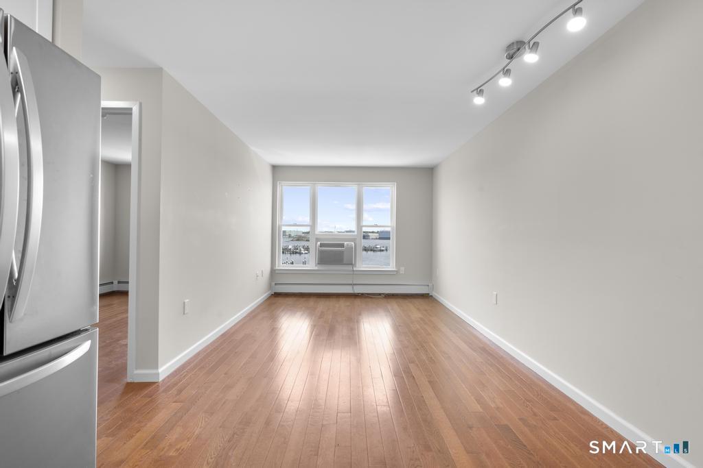 184 Pequot Avenue New London CT 06320