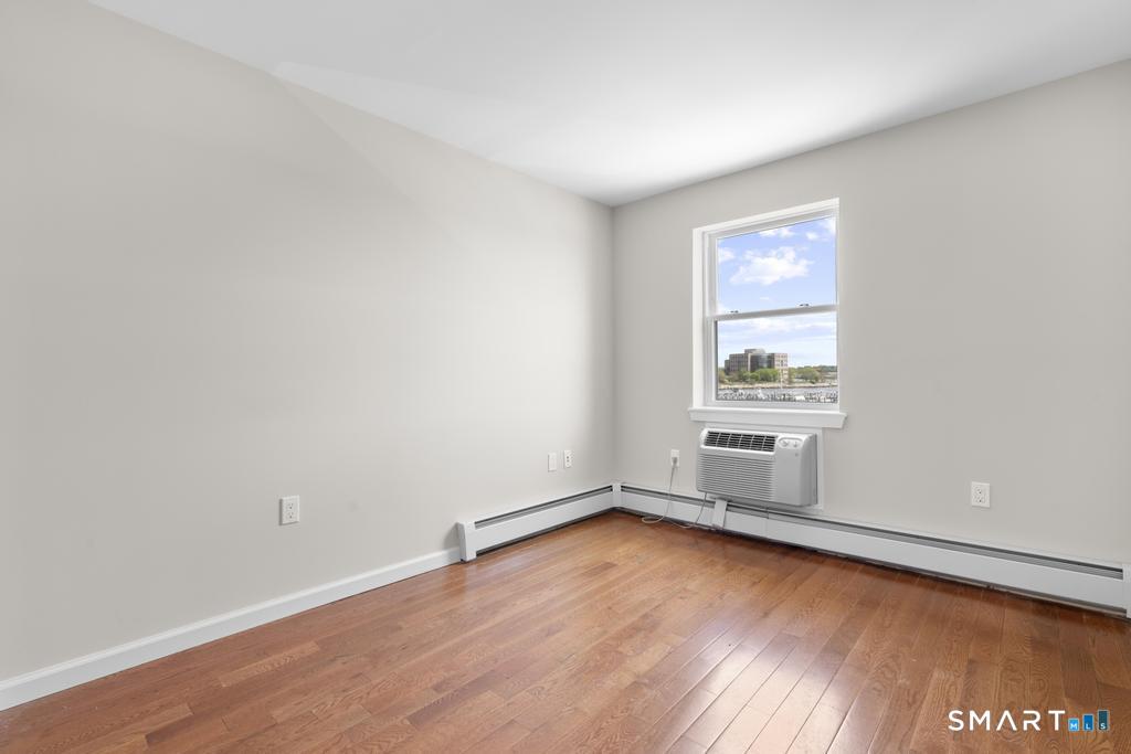 184 Pequot Avenue New London CT 06320