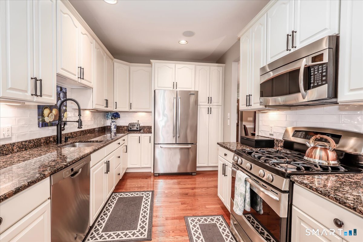 18 Lawrence Avenue Danbury CT 06810