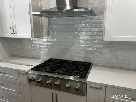 28 Village Circle Guilford CT 06437
