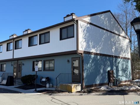 27 Crows Nest Lane Danbury CT 06810