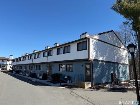 27 Crows Nest Lane Danbury CT 06810