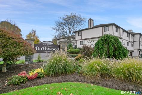 27 Crows Nest Lane Danbury CT 06810