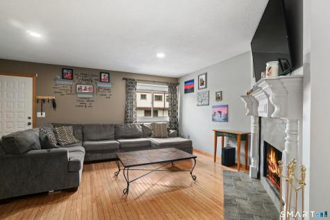27 Crows Nest Lane Danbury CT 06810