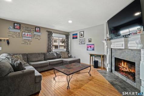 27 Crows Nest Lane Danbury CT 06810
