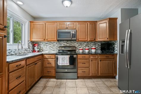 27 Crows Nest Lane Danbury CT 06810