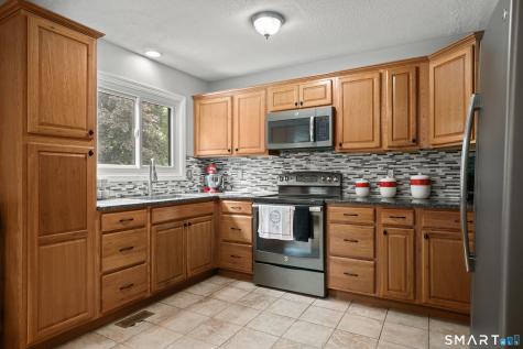 27 Crows Nest Lane Danbury CT 06810