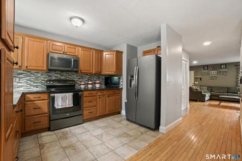 27 Crows Nest Lane Danbury CT 06810