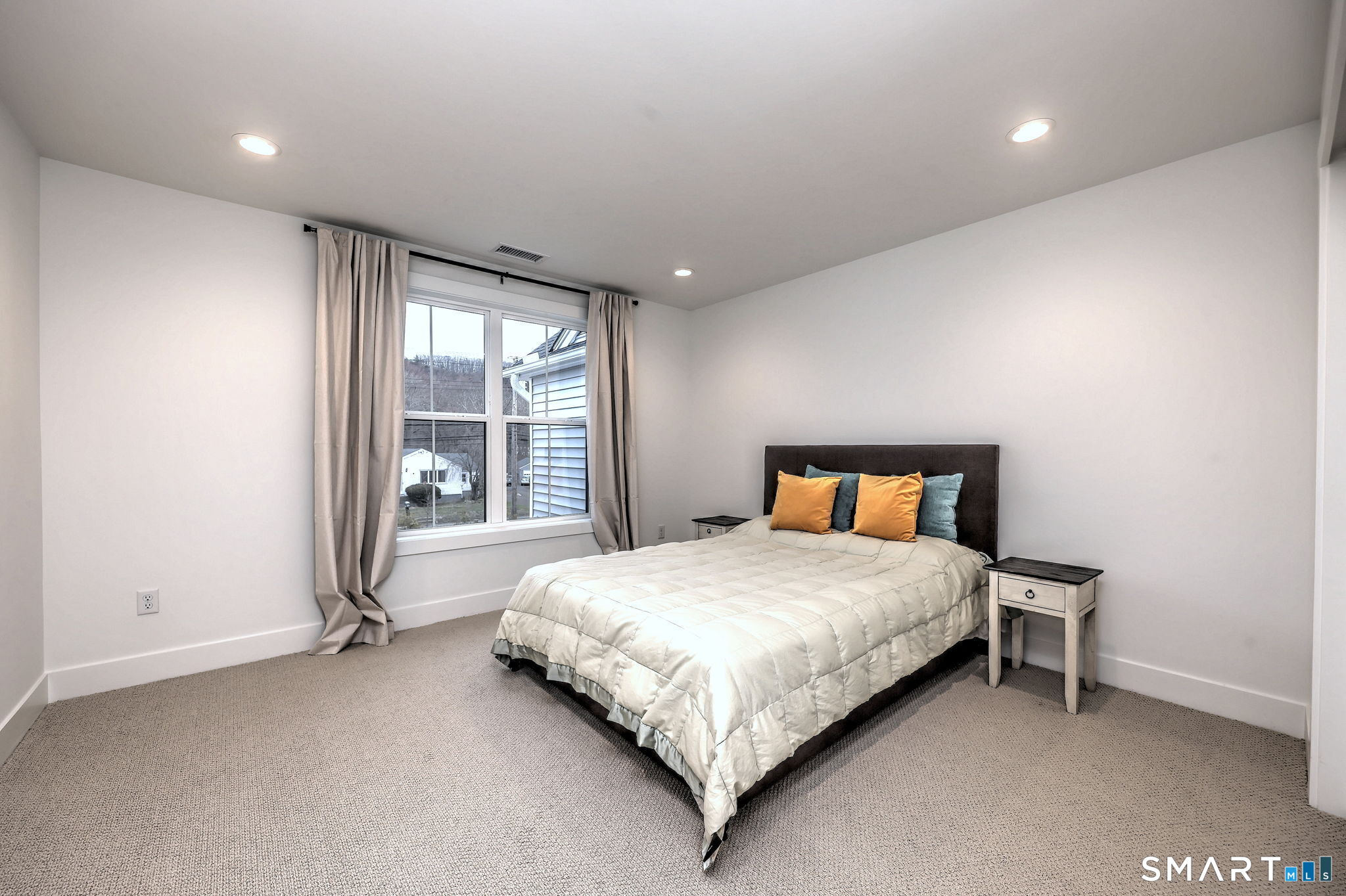 27 Heritage Lane Woodbridge CT 06525