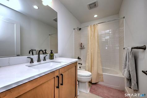 27 Heritage Lane Woodbridge CT 06525