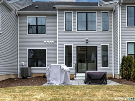 27 Heritage Lane Woodbridge CT 06525