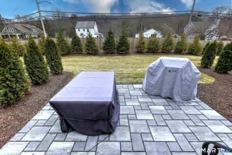 27 Heritage Lane Woodbridge CT 06525
