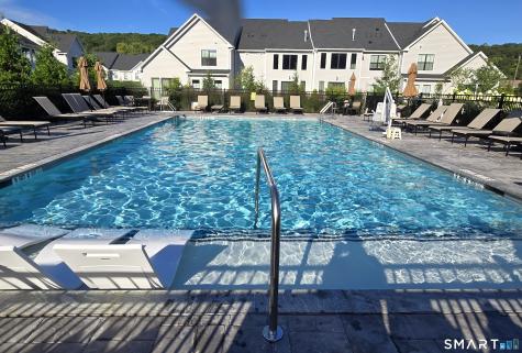 27 Heritage Lane Woodbridge CT 06525