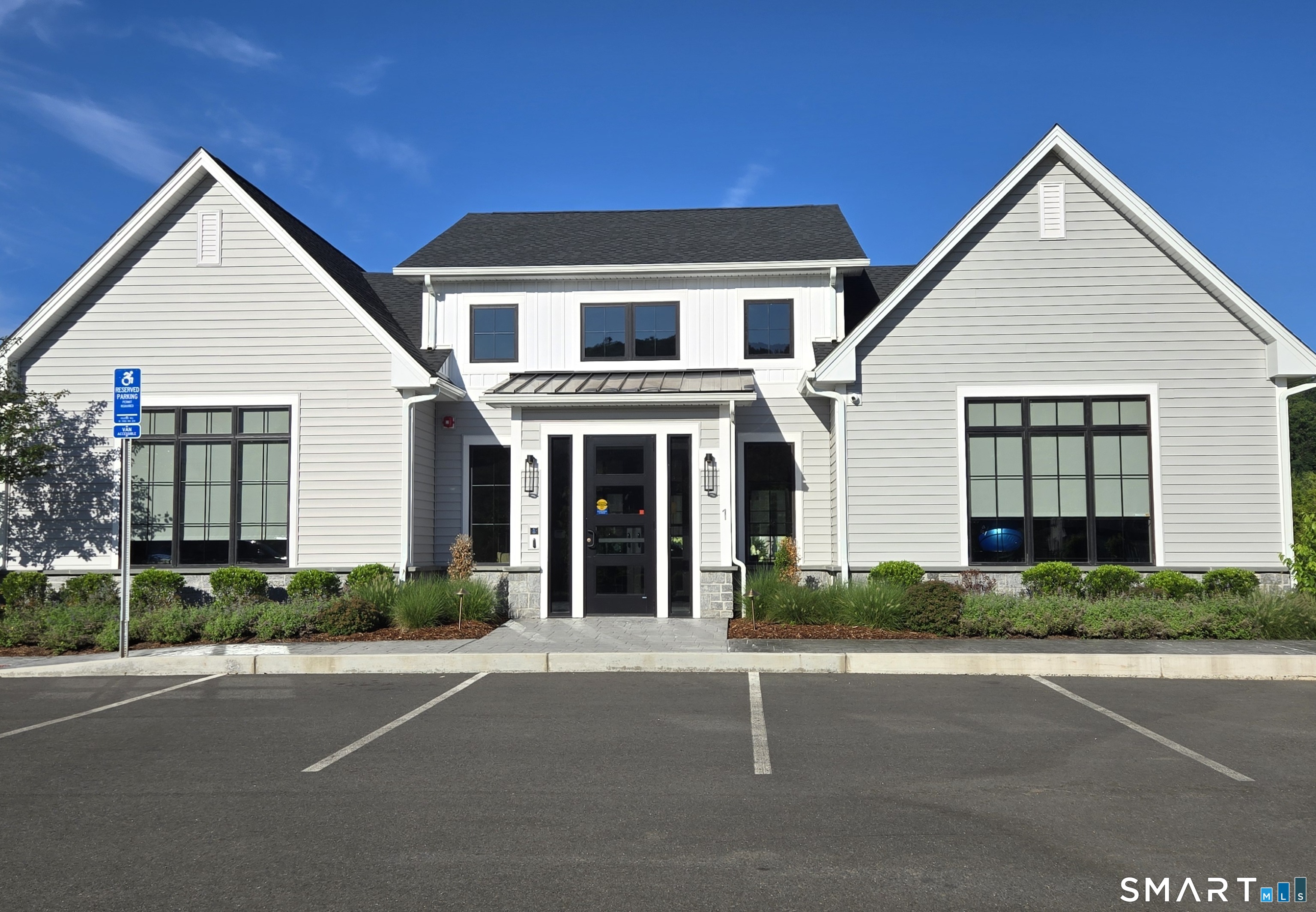 27 Heritage Lane Woodbridge CT 06525