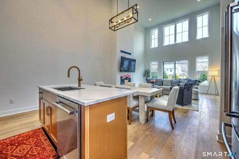 27 Heritage Lane Woodbridge CT 06525