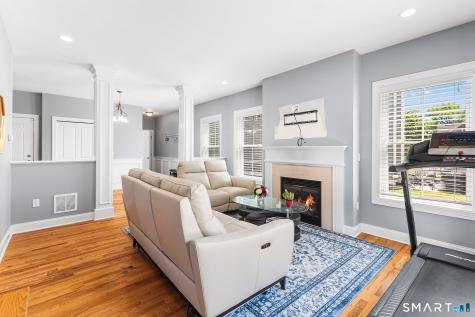 47 Lexington Gardens North Haven CT 06473
