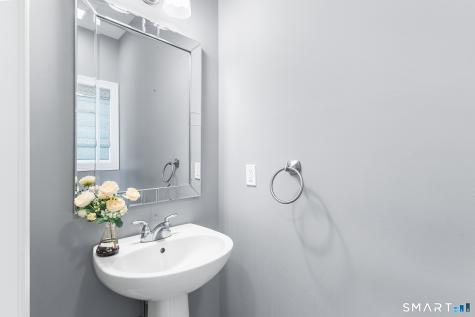 47 Lexington Gardens North Haven CT 06473