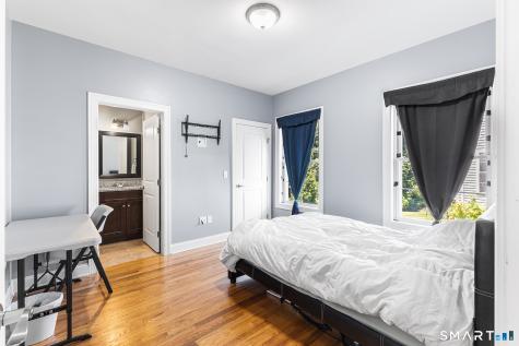 47 Lexington Gardens North Haven CT 06473