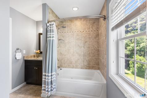 47 Lexington Gardens North Haven CT 06473