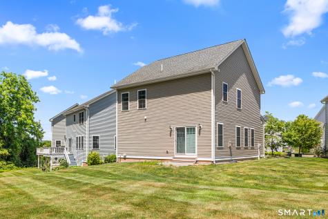 47 Lexington Gardens North Haven CT 06473