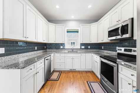 47 Lexington Gardens North Haven CT 06473