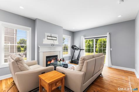 47 Lexington Gardens North Haven CT 06473