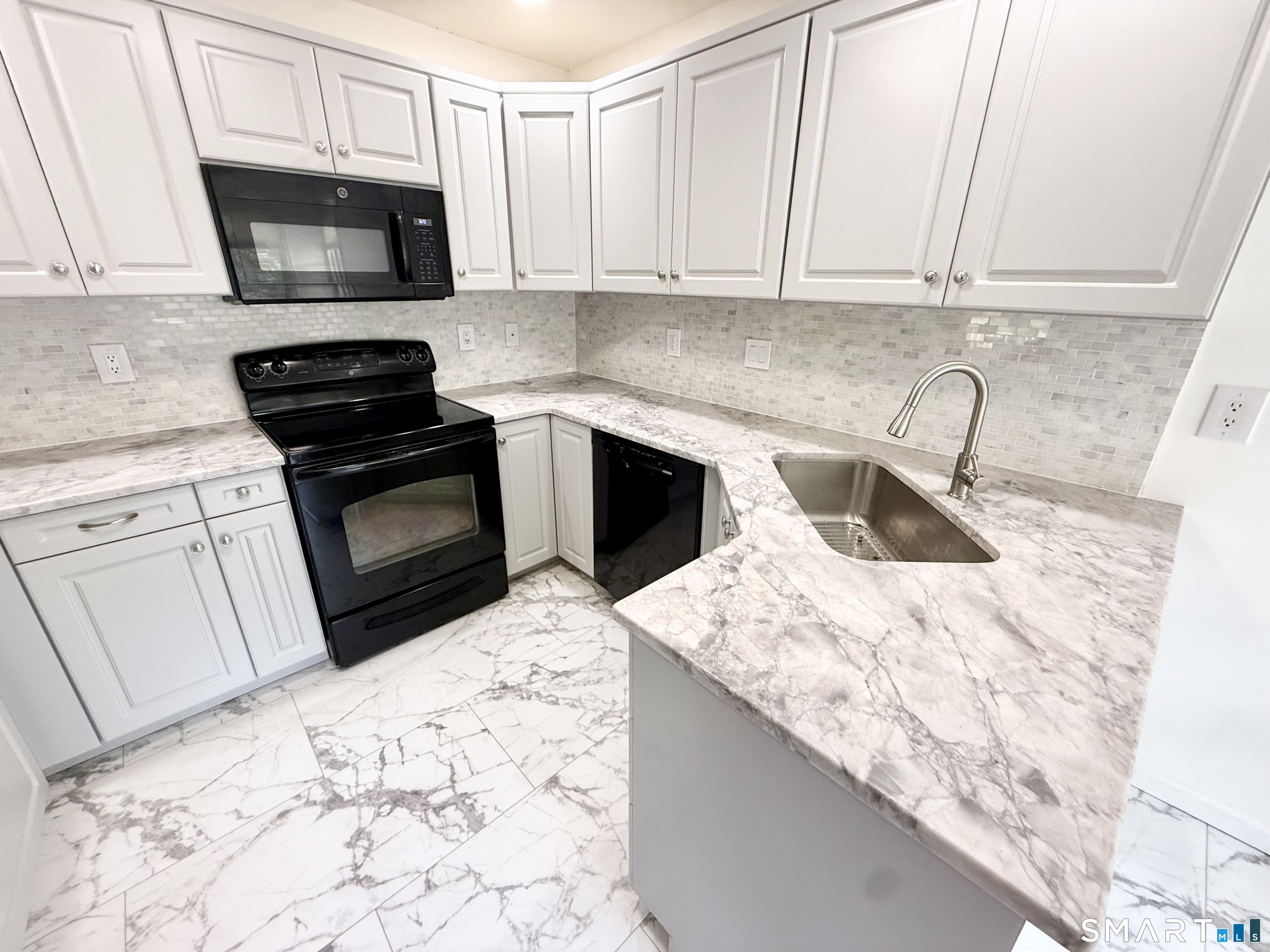 12 Boulevard Drive Danbury CT 06470