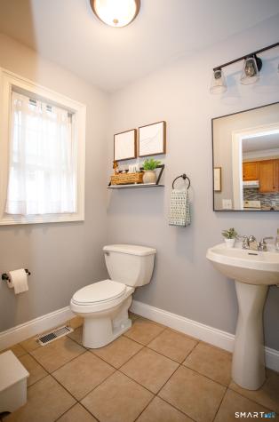 527 West Thames Street Norwich CT 06360