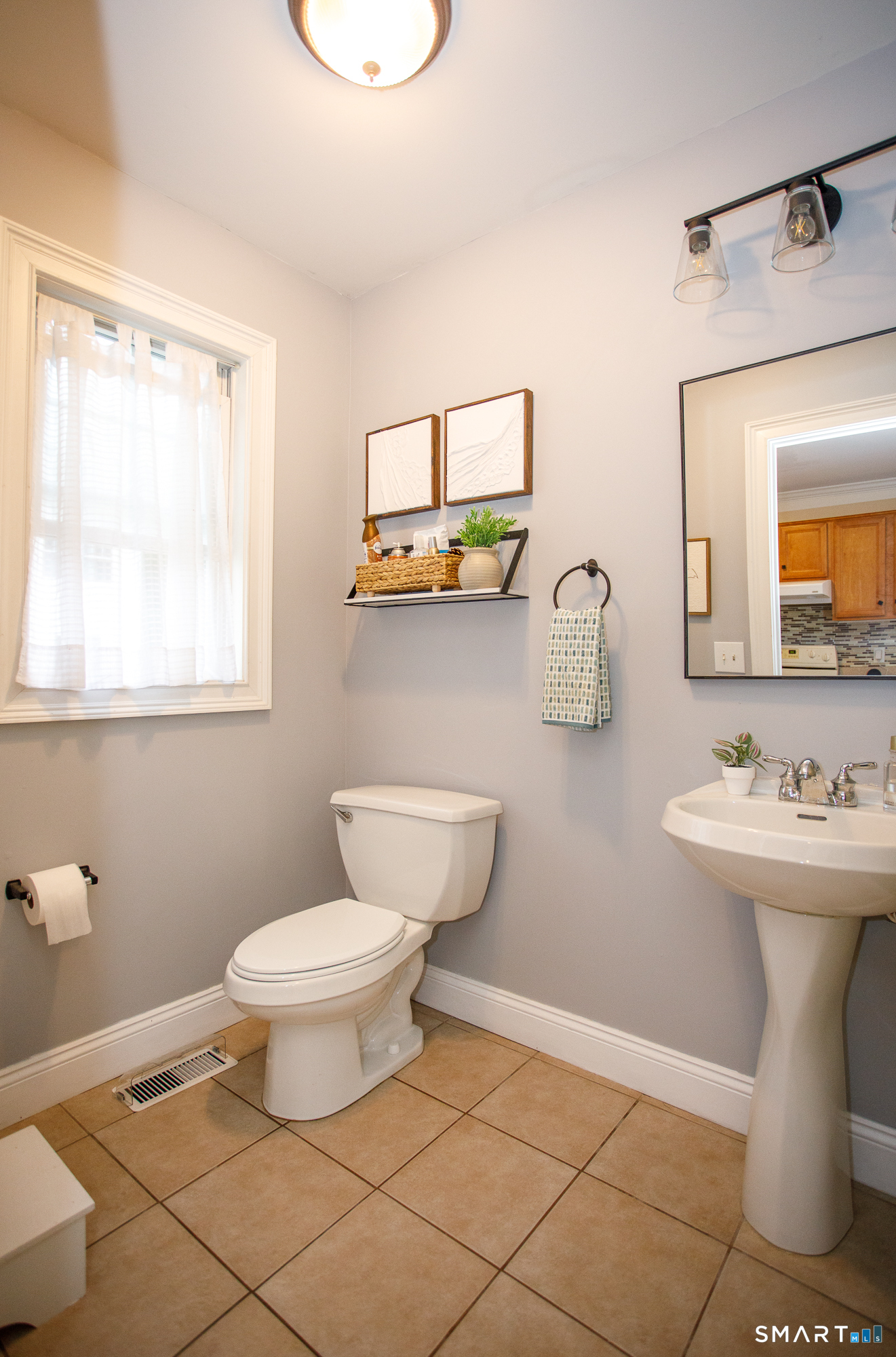 527 West Thames Street Norwich CT 06360