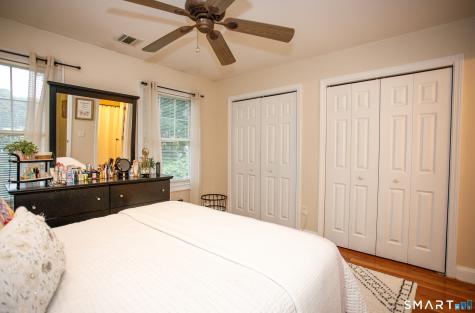 527 West Thames Street Norwich CT 06360