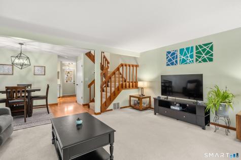 12 Wiggins Farm Drive Simsbury CT 06070