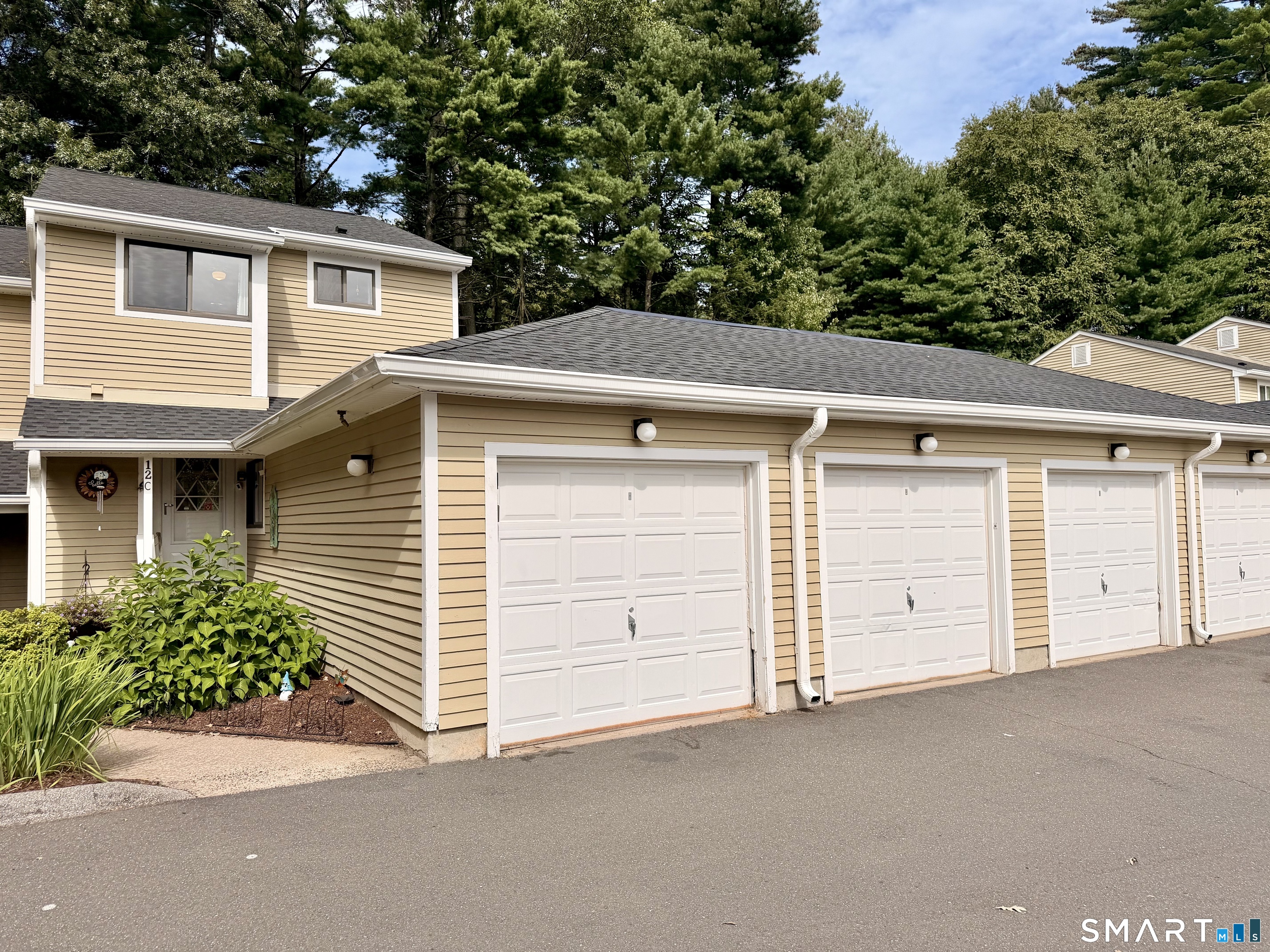 12 Wiggins Farm Drive Simsbury CT 06070