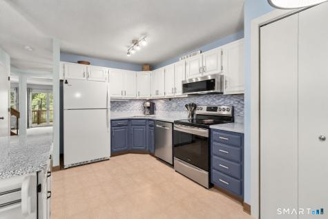 12 Wiggins Farm Drive Simsbury CT 06070