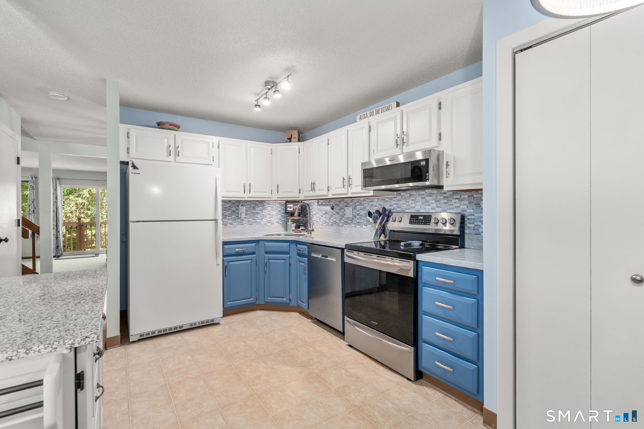 12 Wiggins Farm Drive Simsbury CT 06070