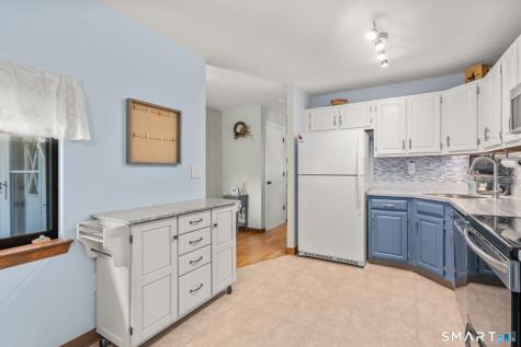 12 Wiggins Farm Drive Simsbury CT 06070