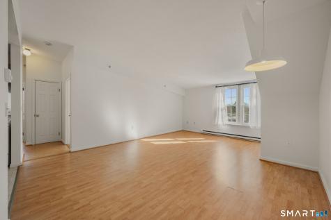 82 Sunset Street Waterford CT 06385