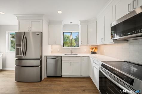 85 Heritage Village Southbury CT 06488