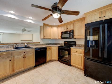 19 Sunridge Lane Cromwell CT 06416