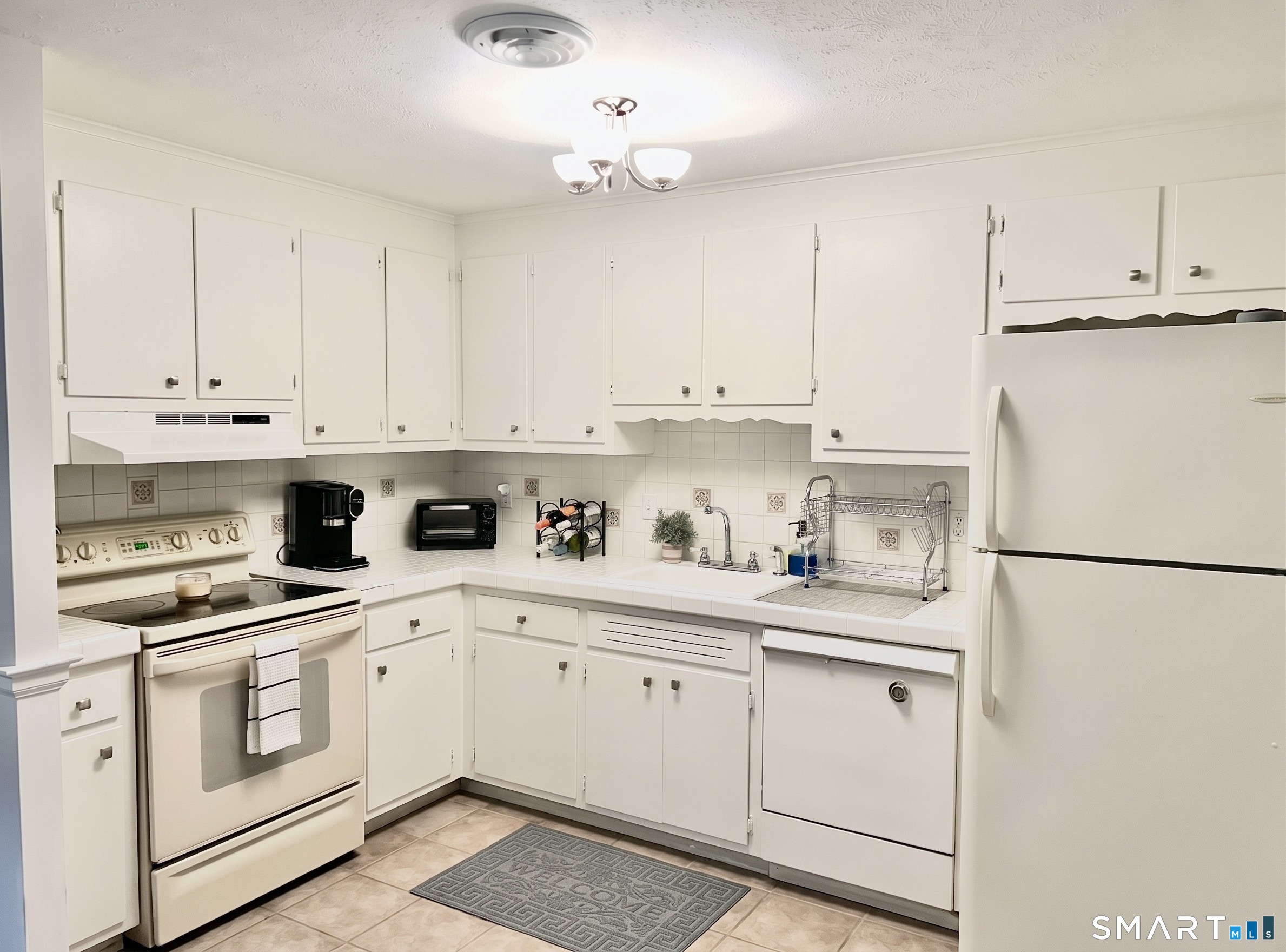 96 Coronado Drive Newington CT 06111