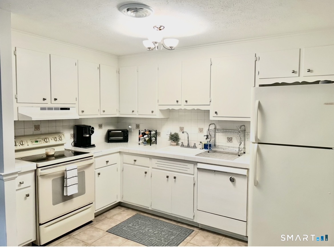 96 Coronado Drive Newington CT 06111