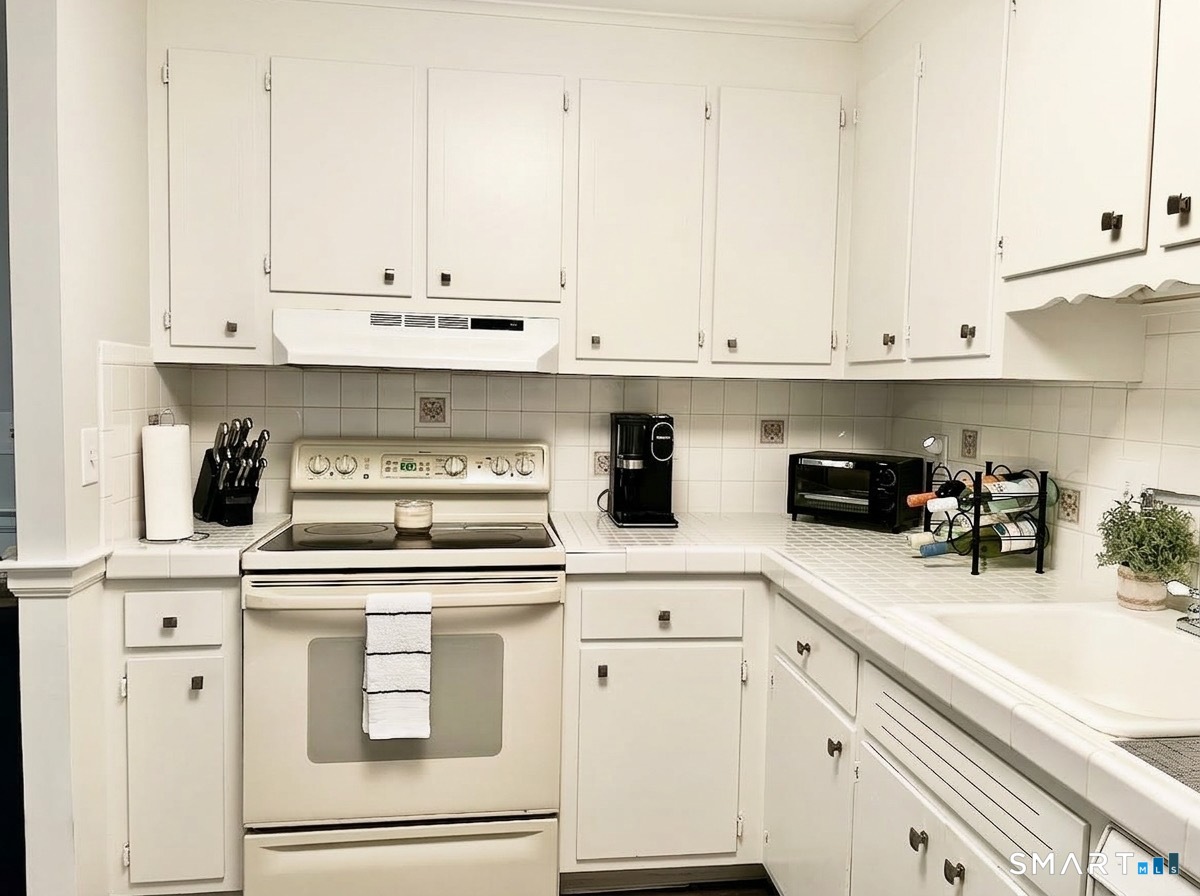 96 Coronado Drive Newington CT 06111