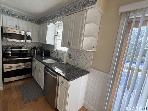 7 Bay Path Way Branford CT 06405