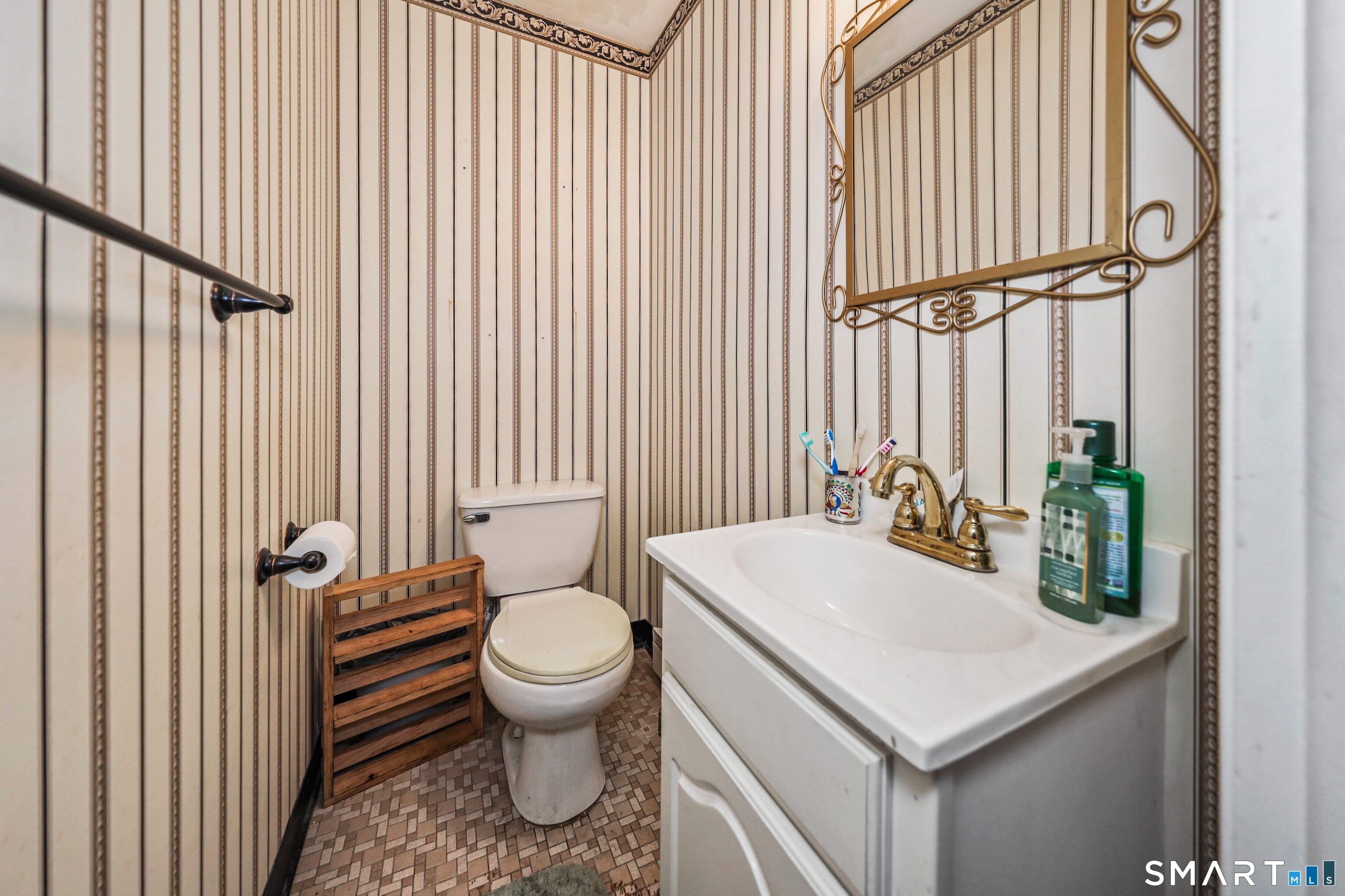 7 Sharon Lane Wethersfield CT 06109