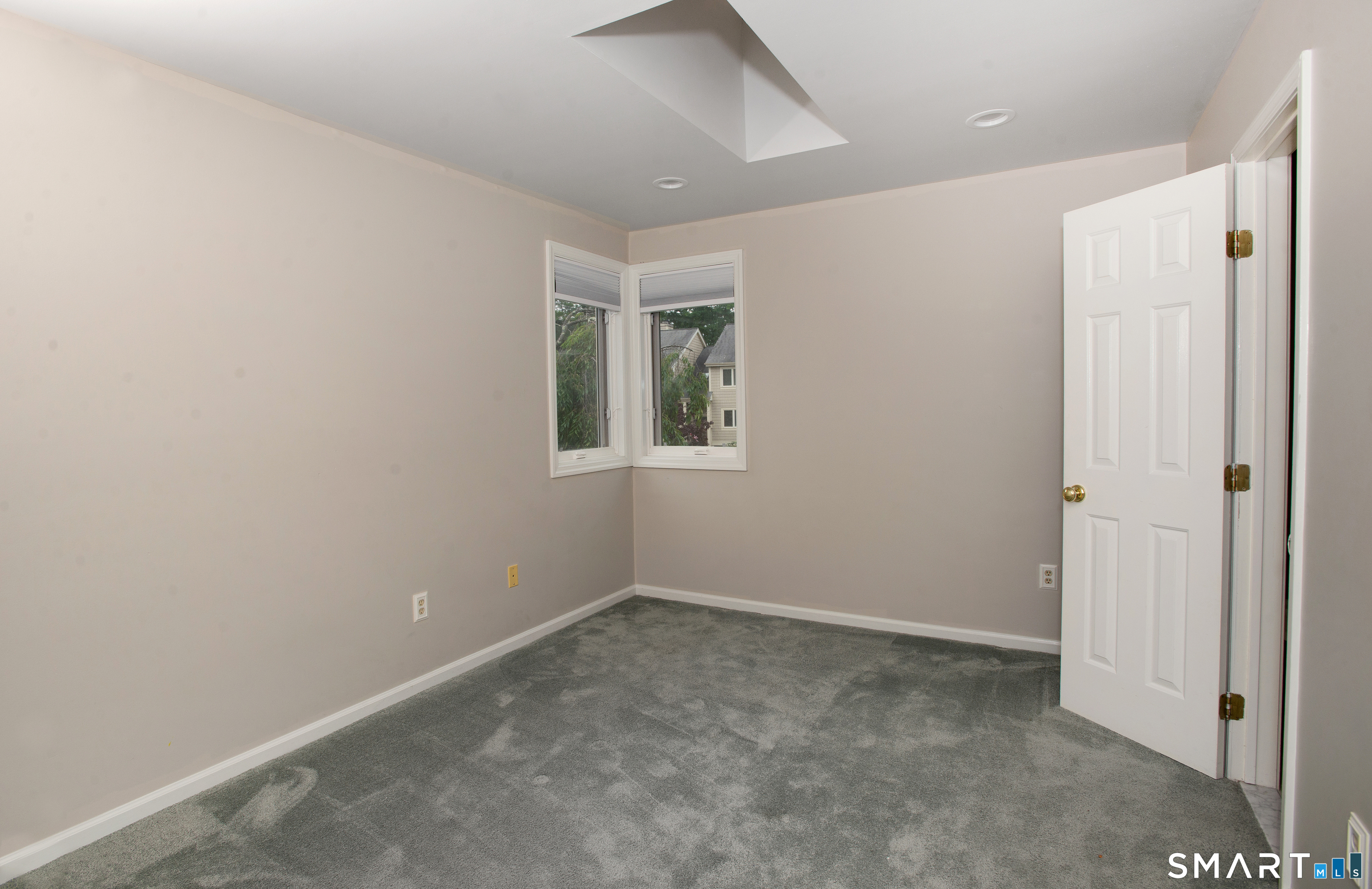 12 Boulevard Drive Danbury CT 06810