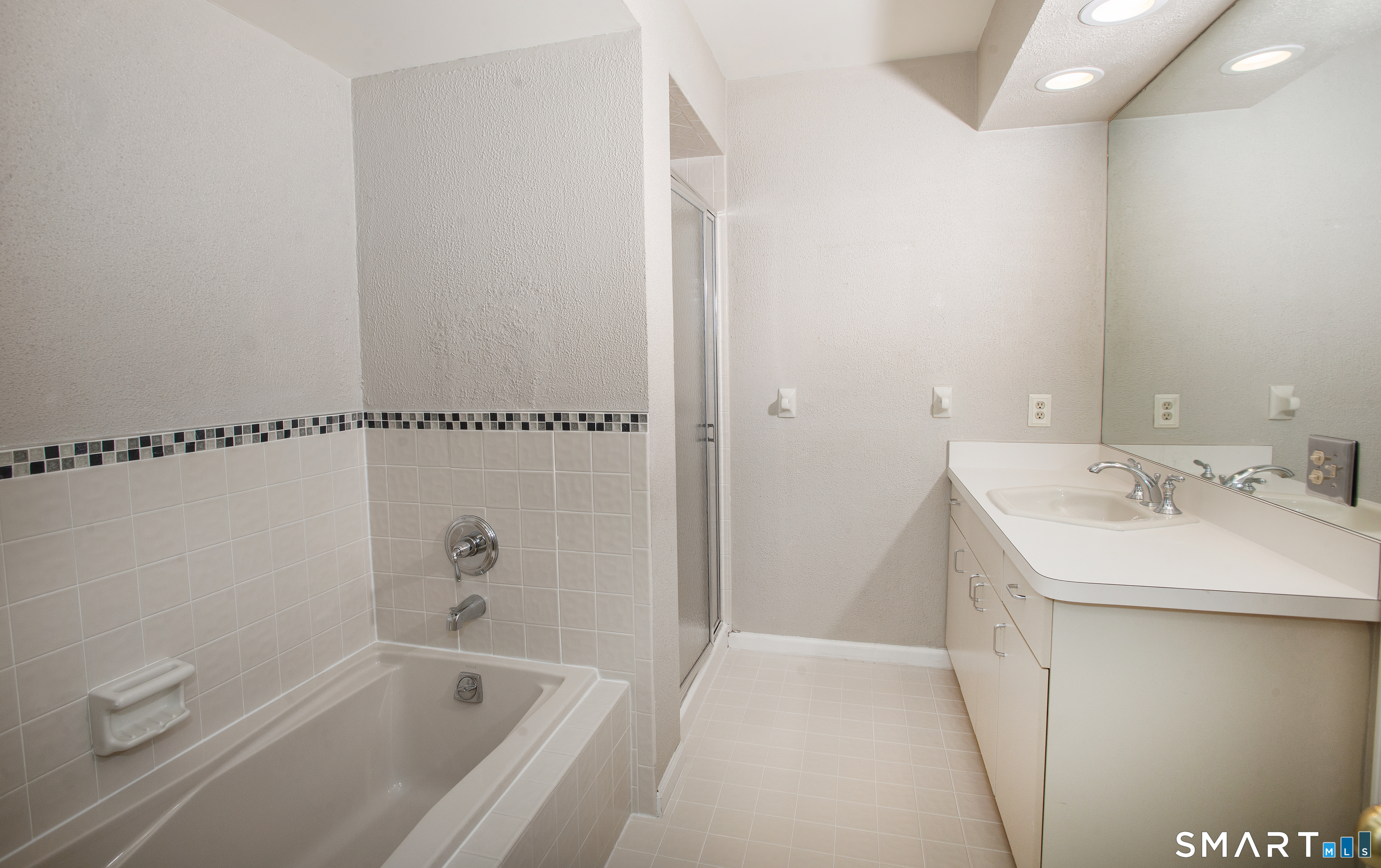 12 Boulevard Drive Danbury CT 06810