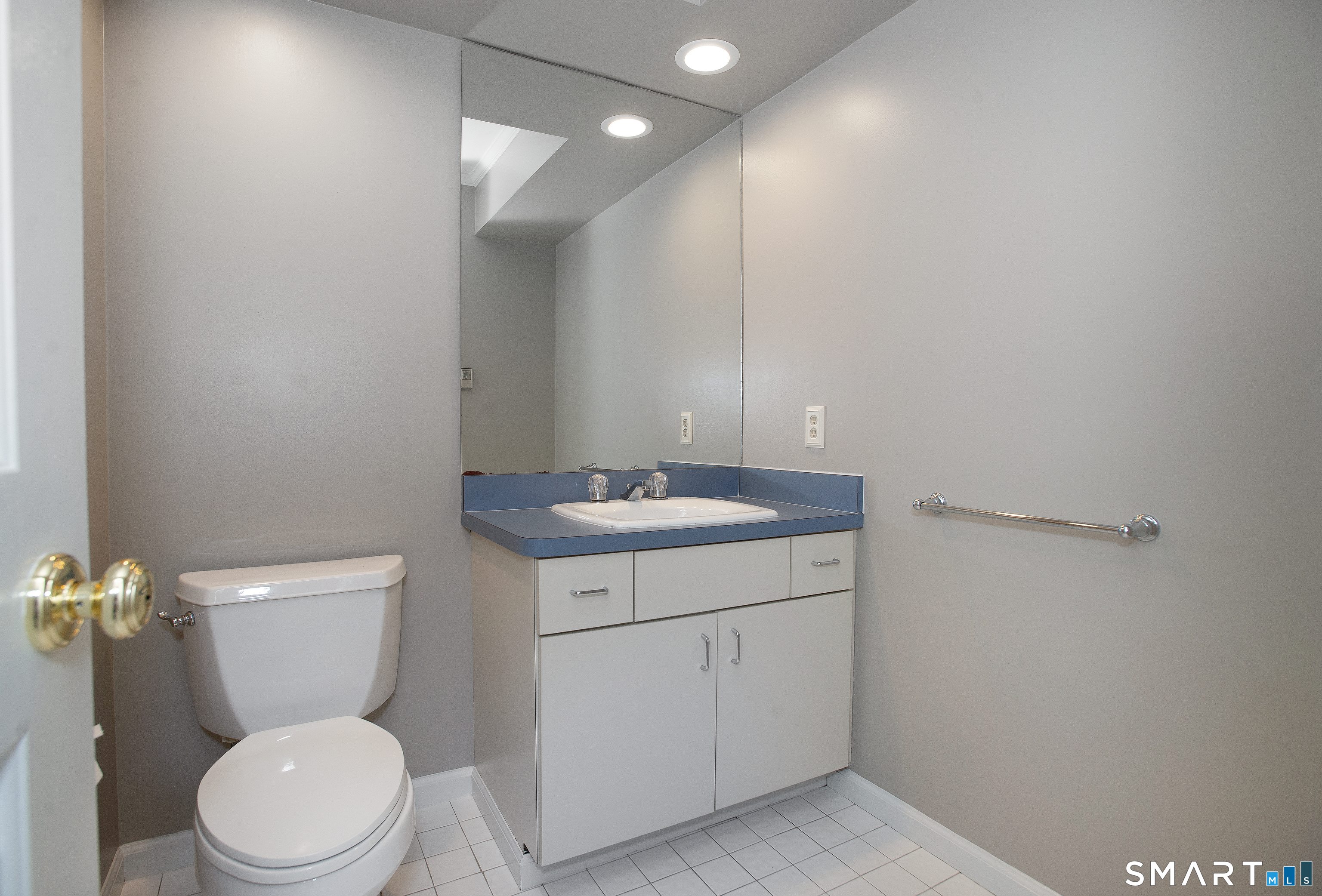 12 Boulevard Drive Danbury CT 06810