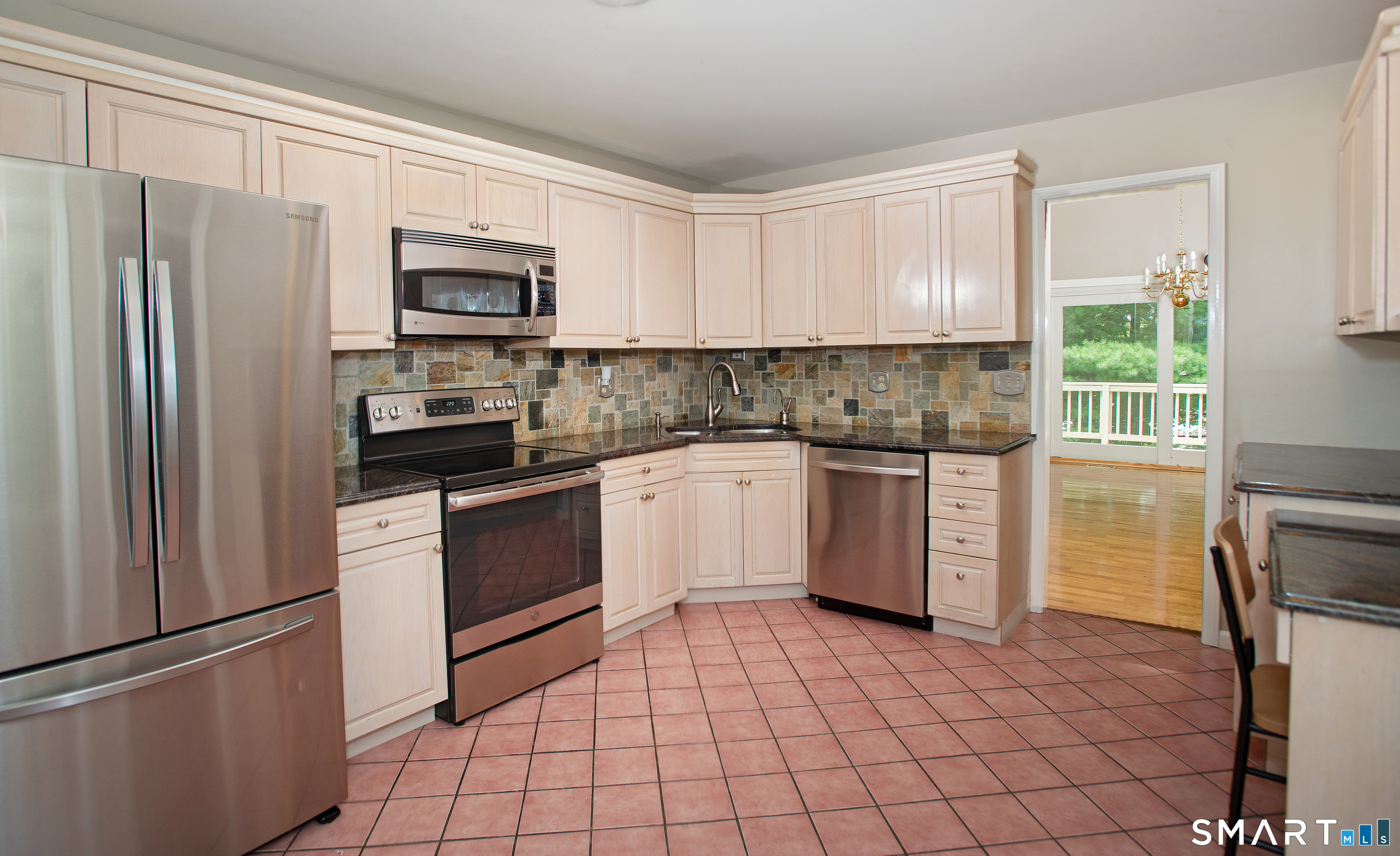 12 Boulevard Drive Danbury CT 06810